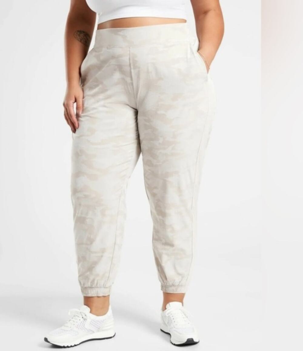 Athleta Brooklyn Camo Jogger Pants Tan Cream Plus Size 26